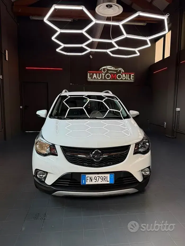 Usata Opel Karl Rocks 73 CV (53 kW) 2018 Bianco Utilitaria