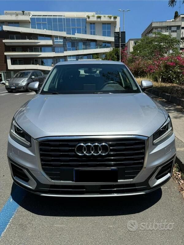 Usata Audi Q2 Business 116 CV (85 kW) 2020 Grigio SUV