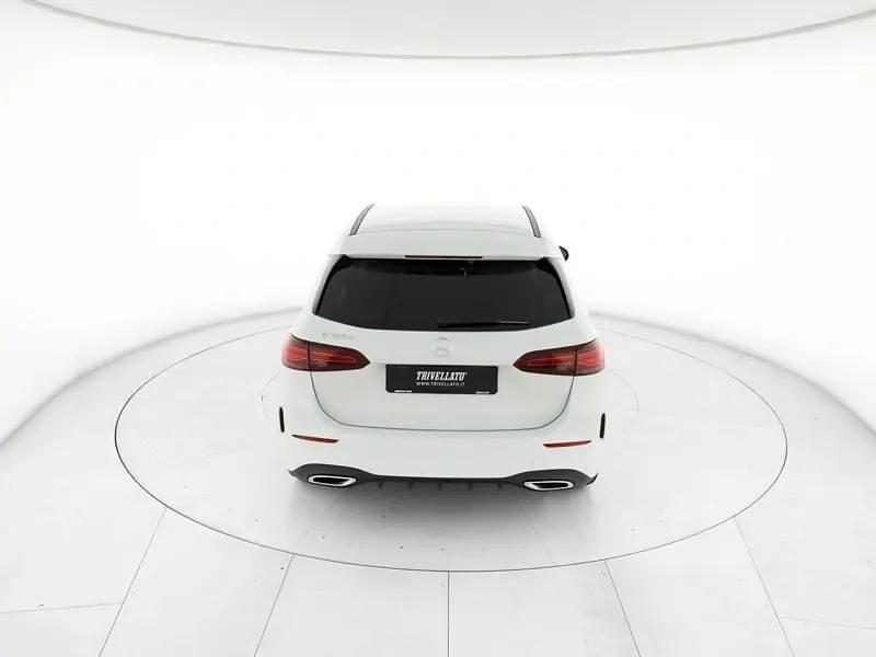 Usata Mercedes B180 AMG Line Premium 116 CV (85 kW) 2023 Bianco Monovolume