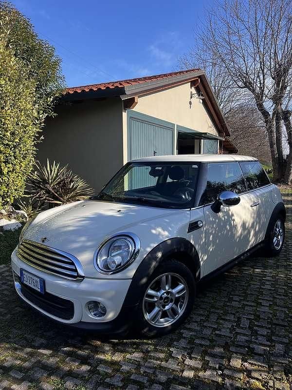 Usata Mini ONE 75 CV (55 kW) 2011 Beige Utilitaria