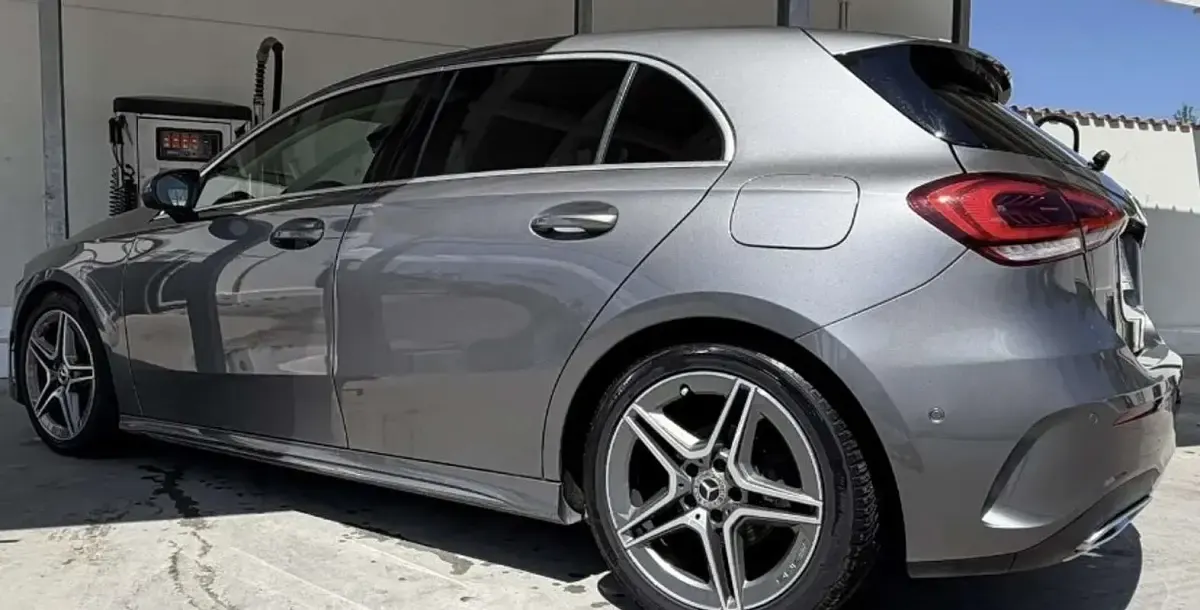 Usata Mercedes A180 Premium 116 CV (85 kW) 2019 Grigio Berlina