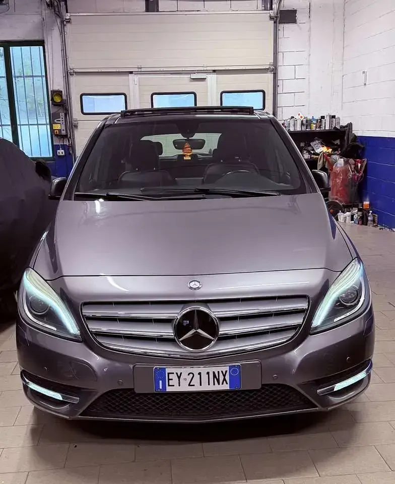 Usata Mercedes B180 Premium 109 CV (80 kW) 2015 Other Utilitaria