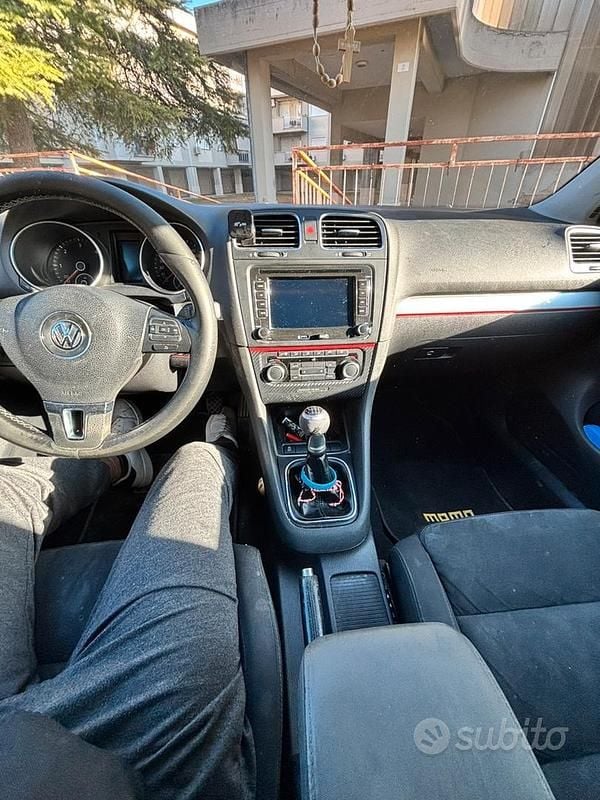 Usata VW Golf VI 140 CV (102 kW) 2011 Blu Utilitaria
