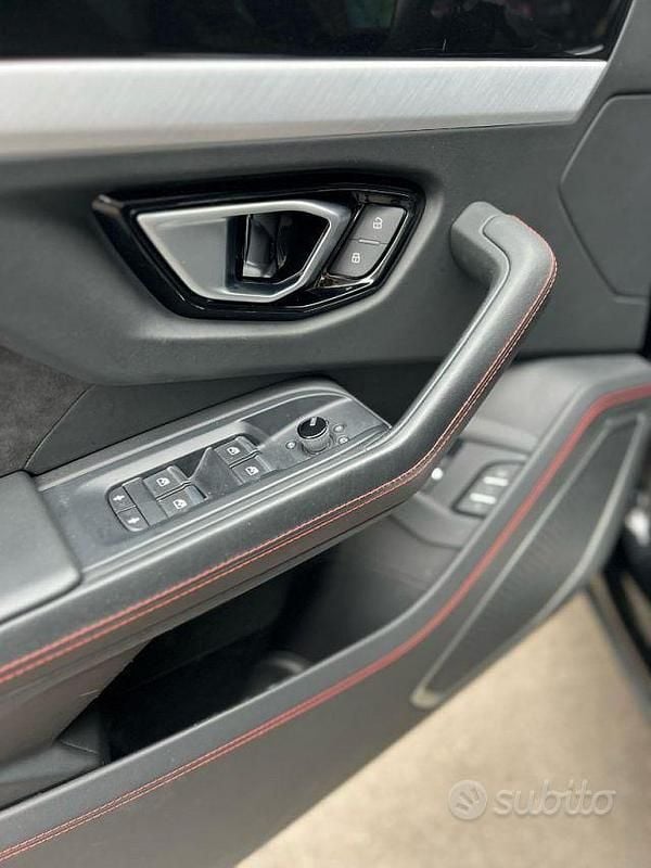 Usata Lamborghini Urus 650 CV (478 kW) 2022 Nero SUV