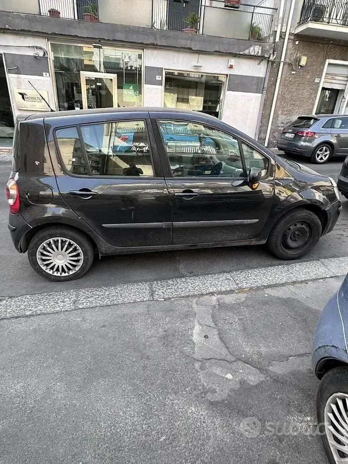 Usata Renault Modus 85 CV (62 kW) 2005 Nero Monovolume
