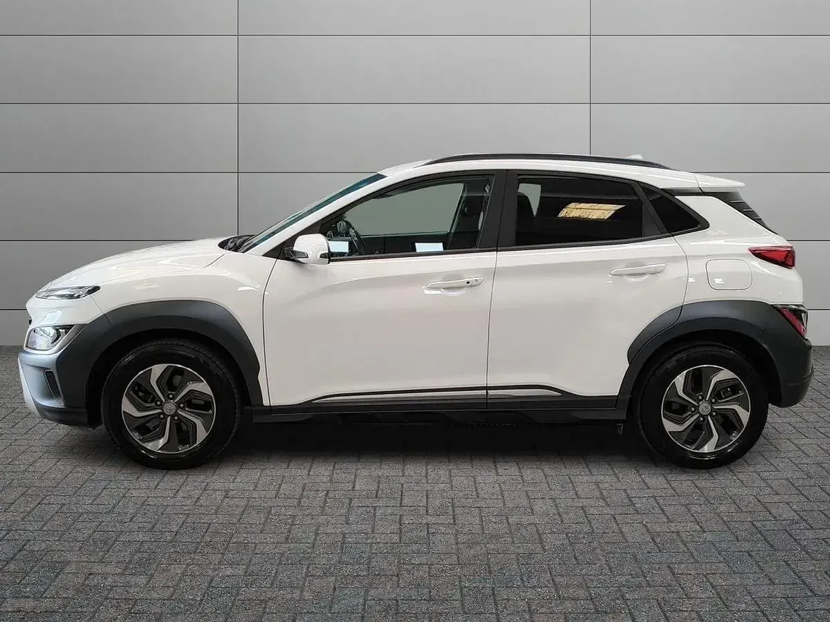 Usata Hyundai Kona 105 CV (77 kW) 2022 Bianco SUV