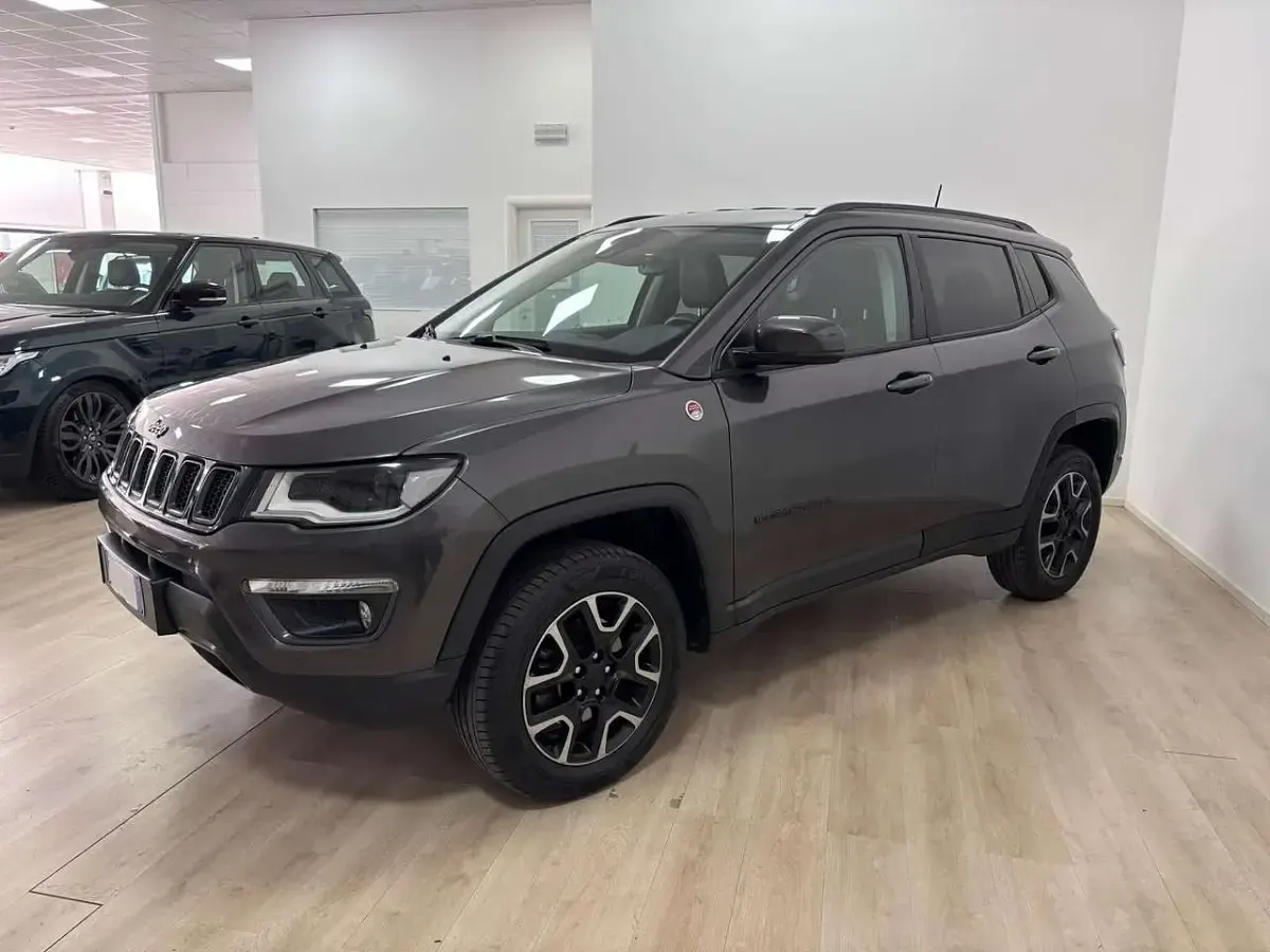 Usata Jeep Compass Trailhawk 170 CV (125 kW) 2018 Grigio SUV
