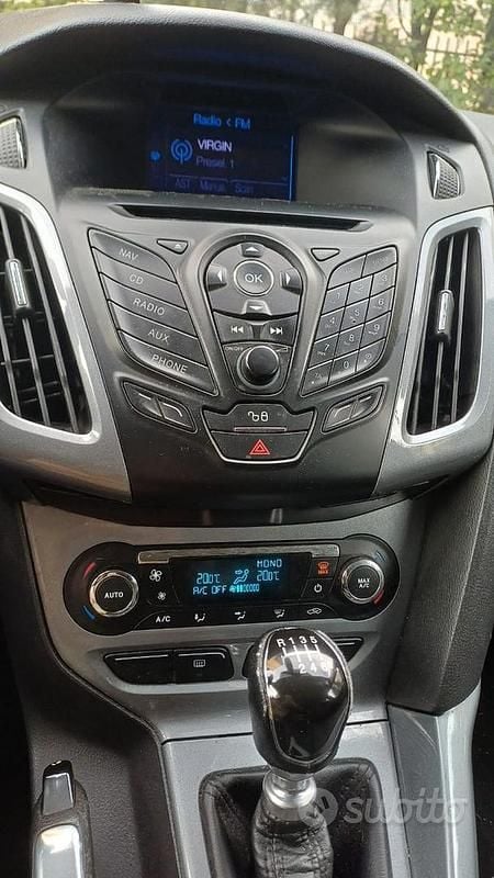 Usata Ford Focus Titanium 116 CV (85 kW) 2011 Blu Station wagon