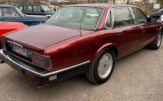 Usata Jaguar XJ 199 CV (146 kW) 1990 Rosso Berlina