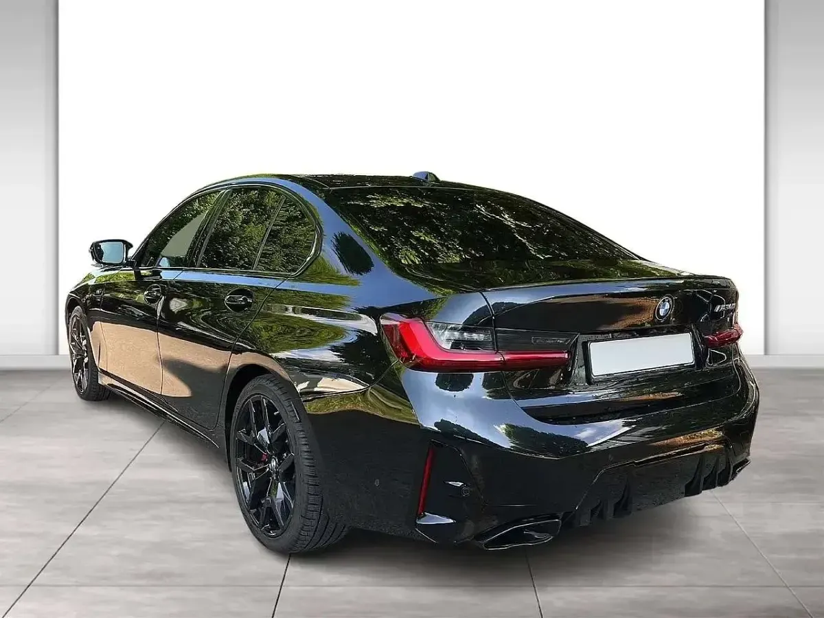 Usata BMW 340 374 CV (275 kW) 2025 Nero zaffiro Berlina