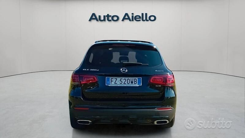 Usata Mercedes GLC300 245 CV (180 kW) 2020 Nero SUV