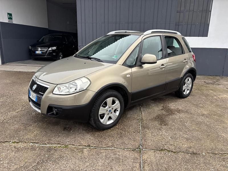 Oro Usata 2007 Fiat Sedici SUV | 3400 € (Buon prezzo) - Immagine 1/4