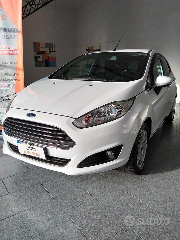Usata Ford Fiesta Titanium 80 CV (58 kW) 2013 Bianco Berlina
