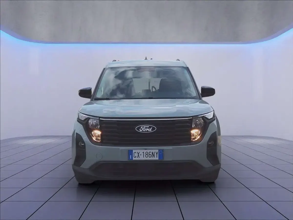 Usata Ford Tourneo Courier Titanium 126 CV (92 kW) 2024 Grigio metallizzato Monovolume