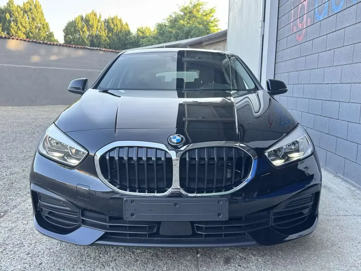 Usata BMW 118 Advantage 140 CV (102 kW) 2020 Nero Berlina