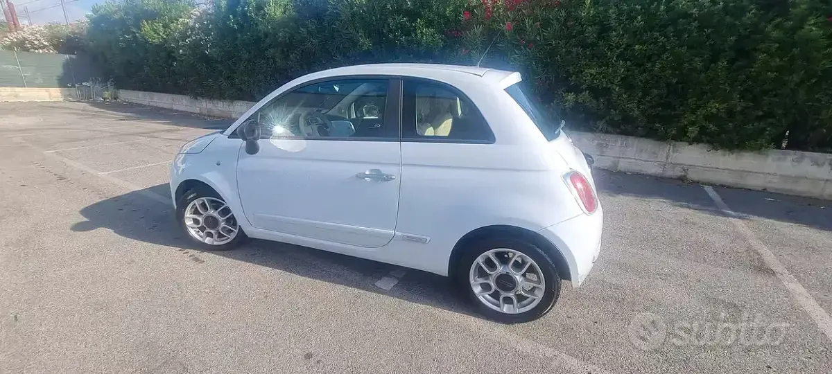 Usata Fiat 500 85 CV (62 kW) 2010 Viola Berlina
