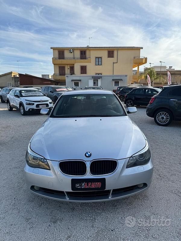 Usata BMW 530 Efficient Dynamics 217 CV (159 kW) 2004 Grigio Berlina