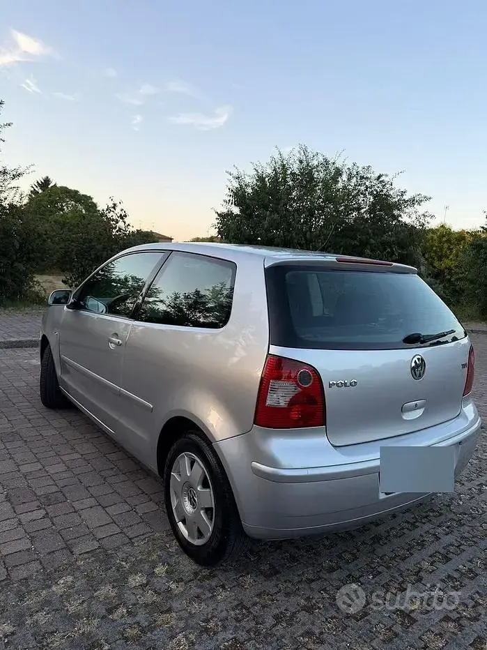 Usata VW Polo 75 CV (55 kW) 2002 Grigio Utilitaria