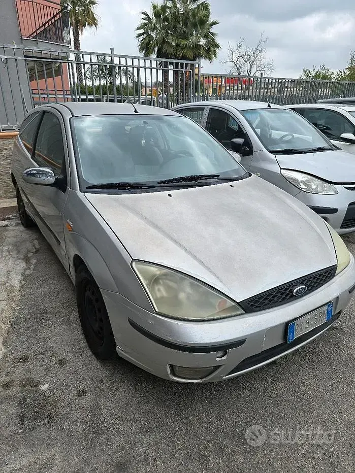 Usata Ford Focus 2002 Grigio Utilitaria