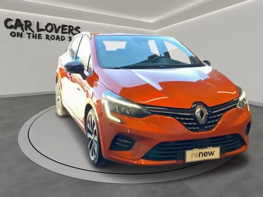 Usata Renault Clio Techno 101 CV (74 kW) 2023 Arancione Utilitaria