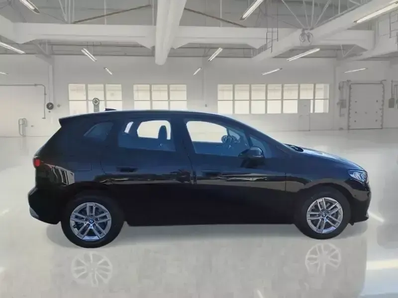 Usata BMW 220 Active Tourer Efficient Dynamics 156 CV (114 kW) 2022 Nero Monovolume