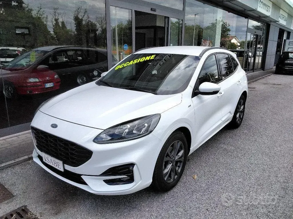 Usata Ford Kuga ST-Line 120 CV (88 kW) 2022 Bianco SUV