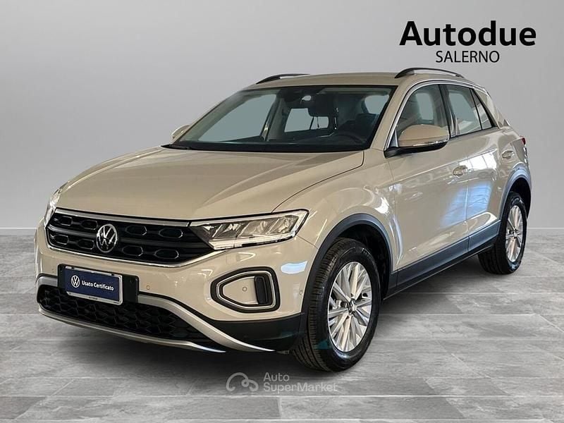 Usata VW T-Roc Life 110 CV (80 kW) 2022 Beige SUV