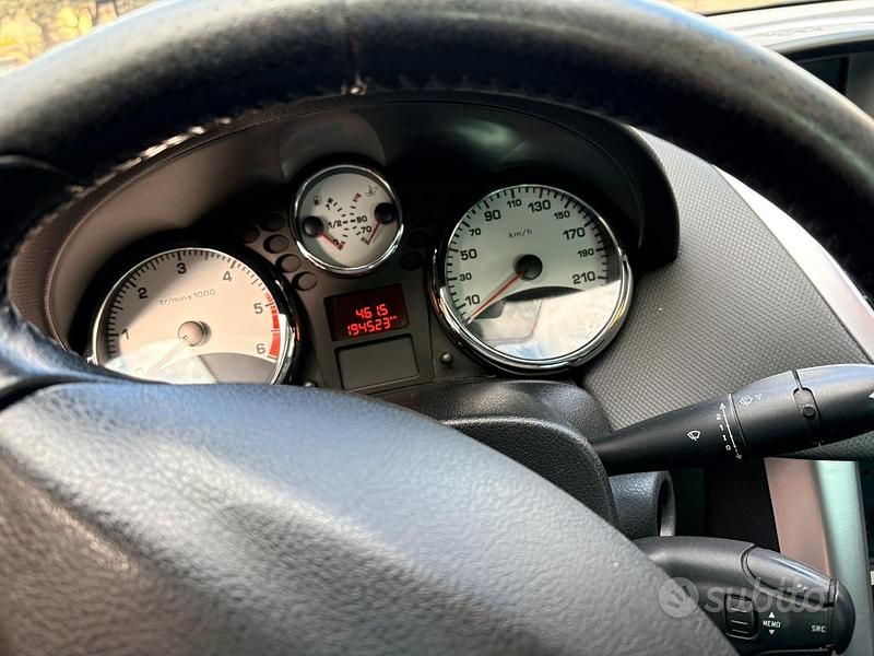 Usata Peugeot 207 CC 109 CV (80 kW) 2007 Blu Cabrio