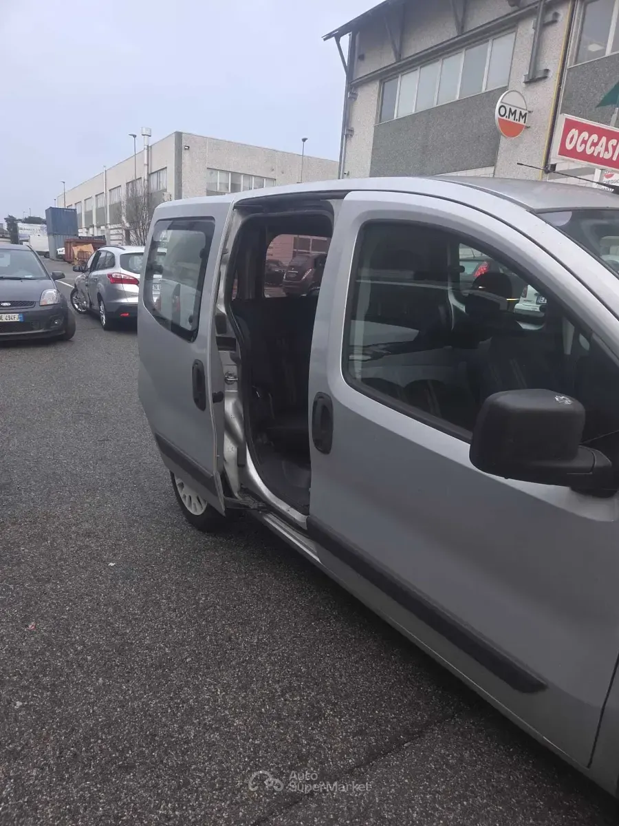Usata Fiat Fiorino 75 CV (55 kW) 2011 Gray Monovolume
