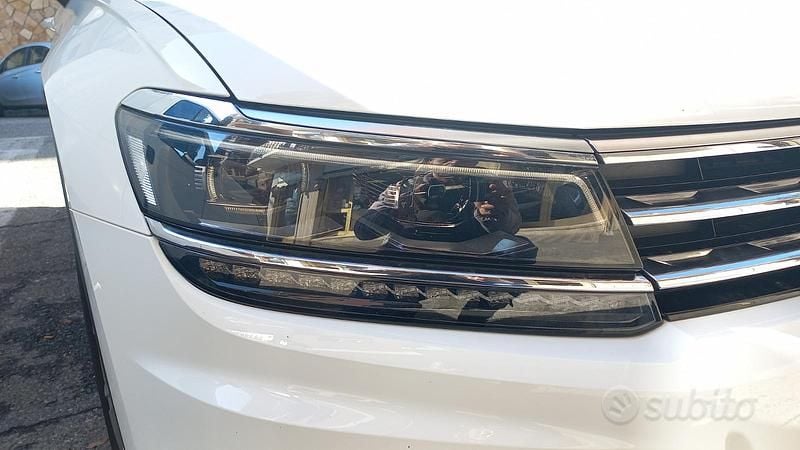 Usata VW Golf Sportsvan 150 CV (110 kW) 2019 Bianco Monovolume