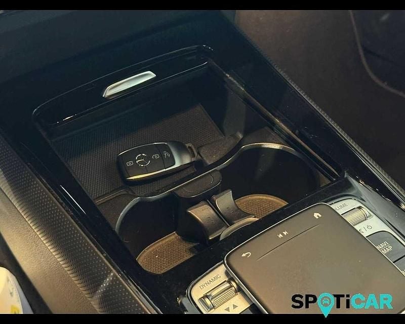 Begagnad Mercedes GLB200 Premium 150 HK (110 kW) 2021 Blå SUV