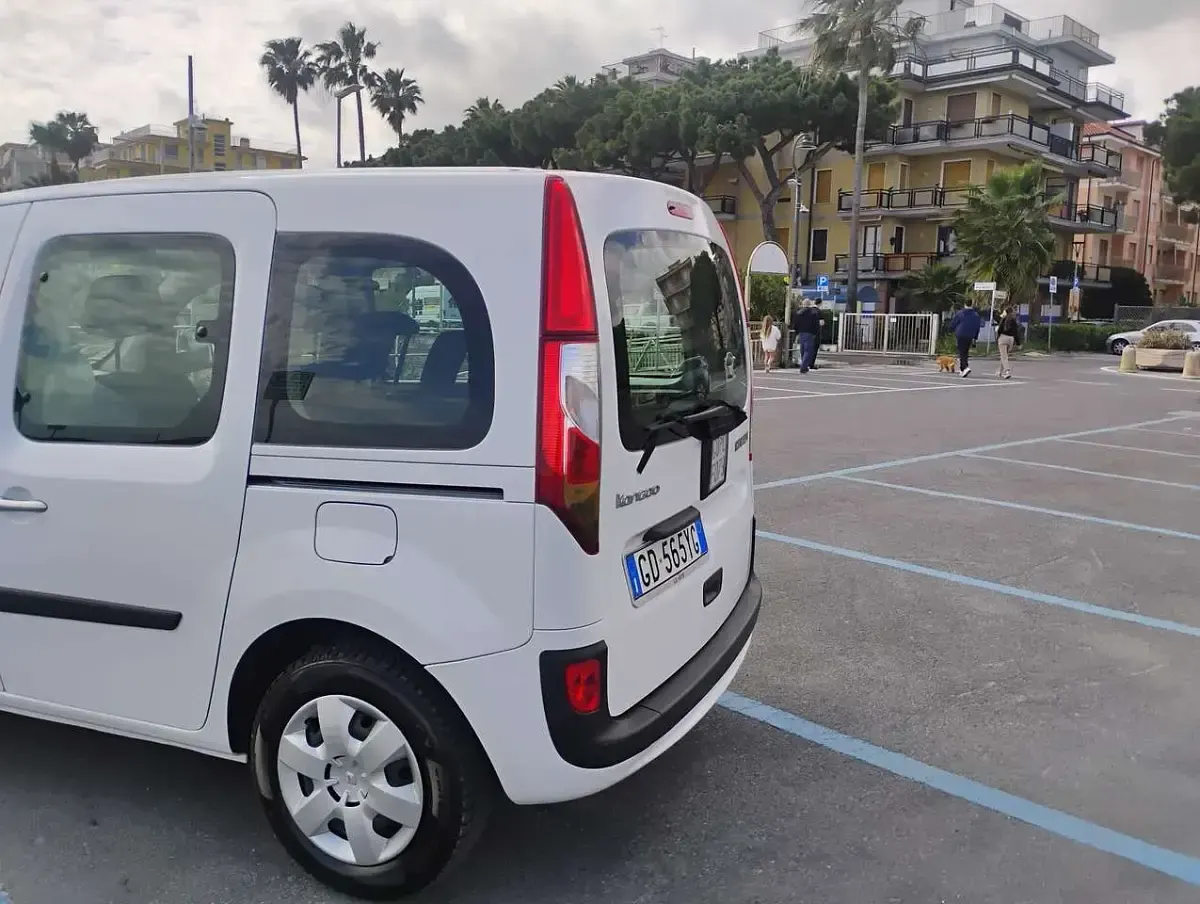 Usata Renault Kangoo LIMITED 95 CV (69 kW) 2020 Bianco Monovolume