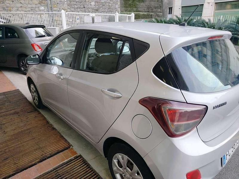 Usata Hyundai i10 Comfort 67 CV (49 kW) 2016 Argento Utilitaria