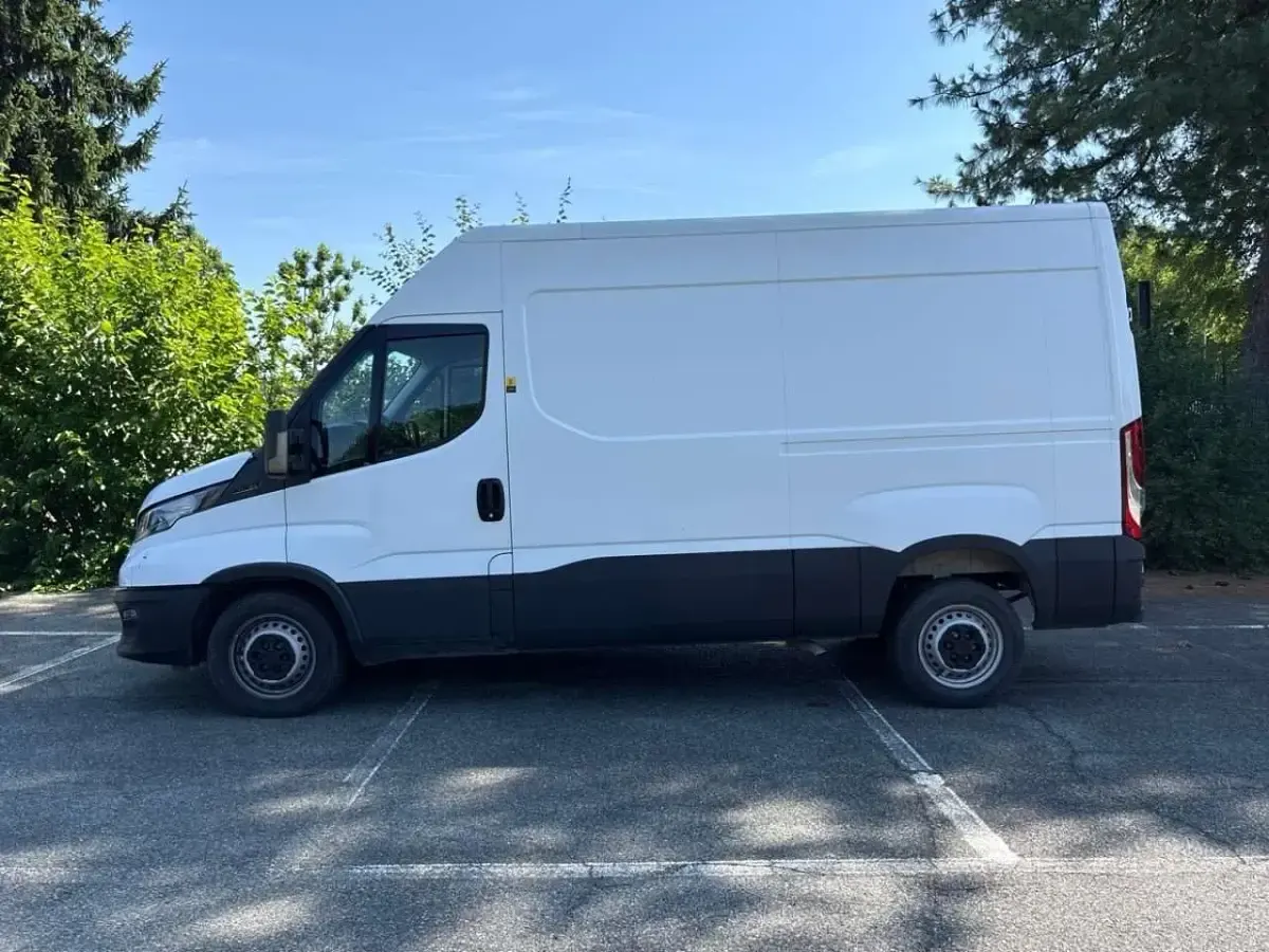 Usata Iveco Daily 116 CV (85 kW) 2020 Bianco Monovolume
