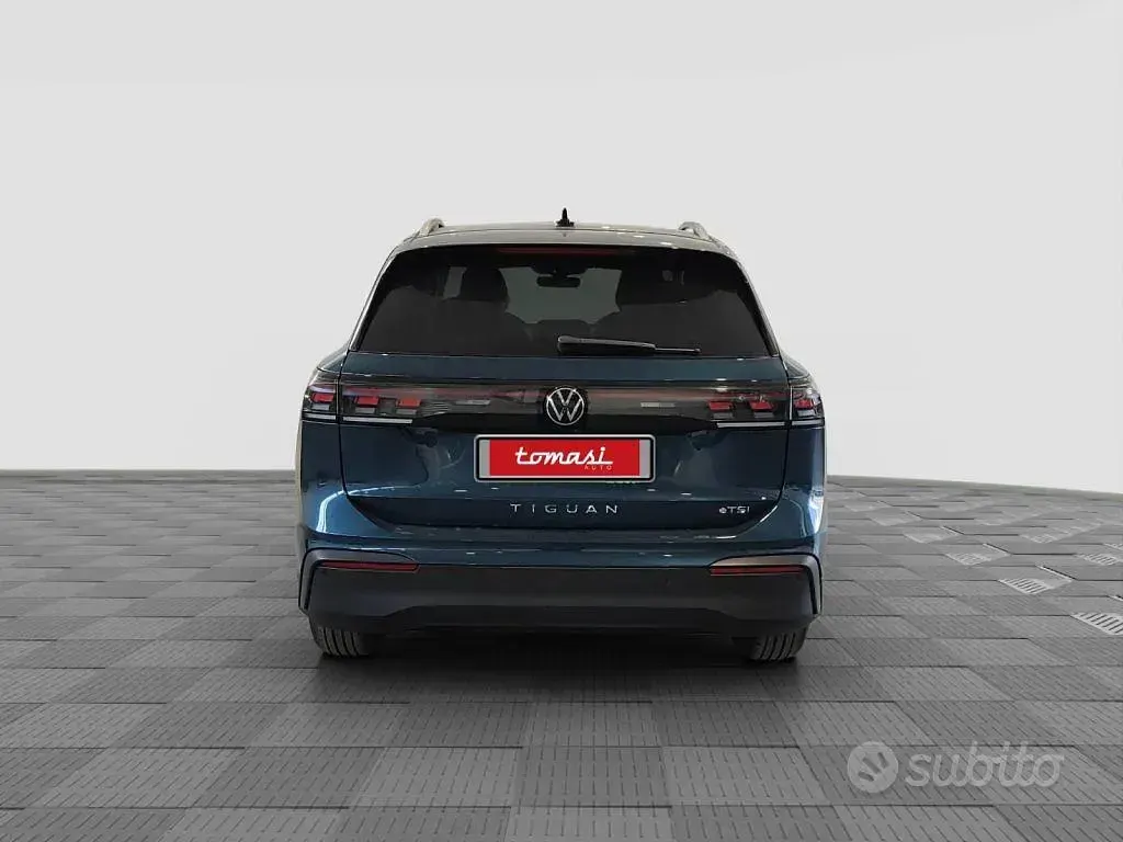 Usata VW Tiguan Edition 131 CV (96 kW) 2024 Night shade blue SUV