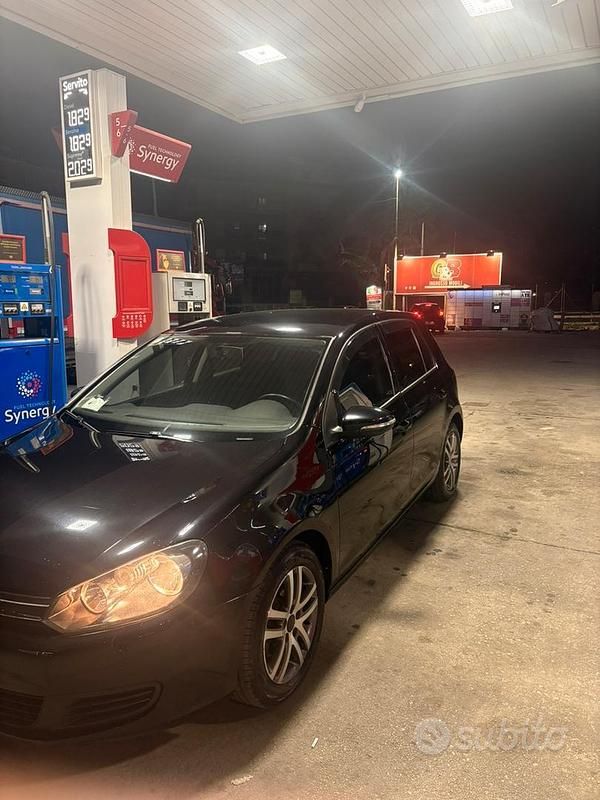 Usata VW Golf VI 110 CV (80 kW) 2010 Nero Utilitaria