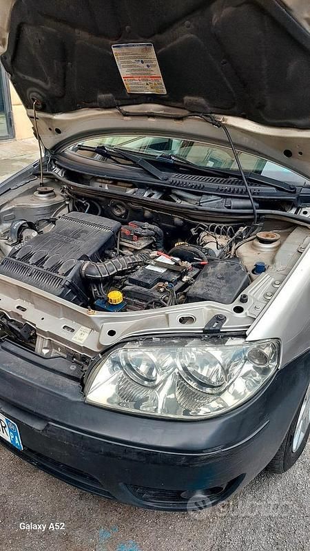 Usata Fiat Punto 80 CV (58 kW) 2004 Grigio Utilitaria