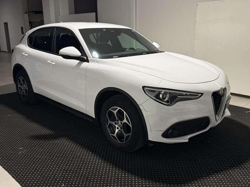 Bianco pastello Usata 2022 Alfa Romeo Stelvio Business SUV | 20.900 € (Super prezzo) - Immagine 1/4