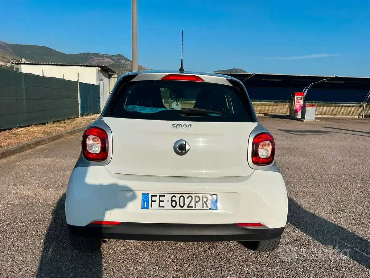 Usata Smart ForFour 71 CV (52 kW) 2016 Bianco Utilitaria