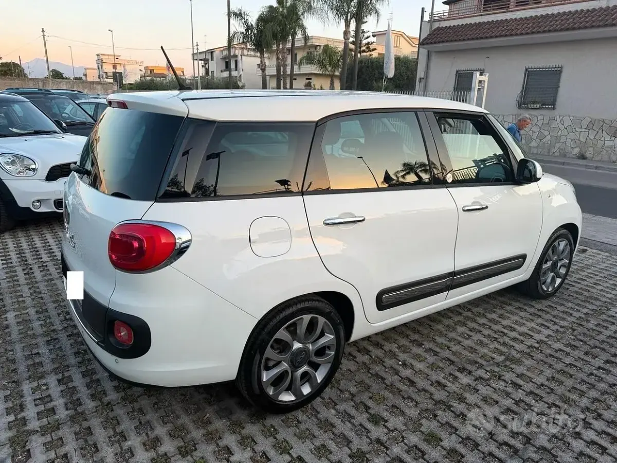 Usata Fiat 500L Living 120 CV (88 kW) 2016 Bianco Monovolume