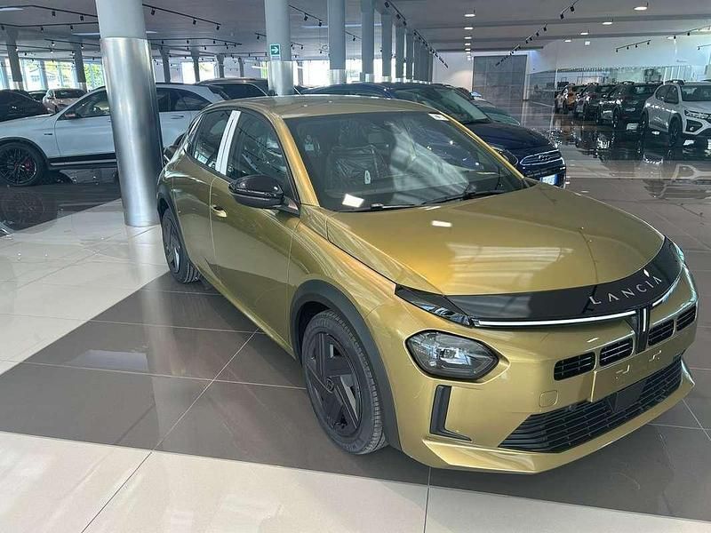 Usata Lancia Ypsilon 101 CV (74 kW) 2025 Oro Utilitaria