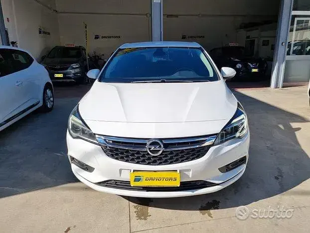 Usata Opel Astra Business 110 CV (80 kW) 2019 Bianco Berlina