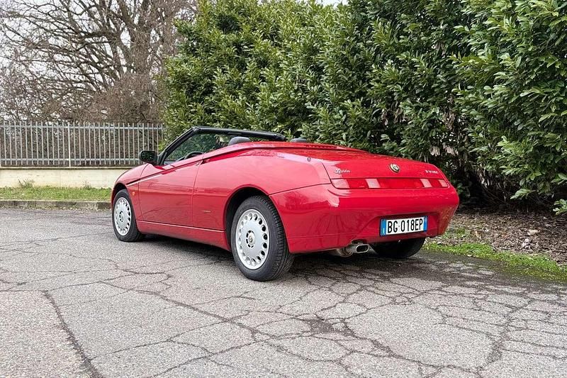 Usata Alfa Romeo Spider 144 CV (105 kW) 1996 Rosso Cabrio