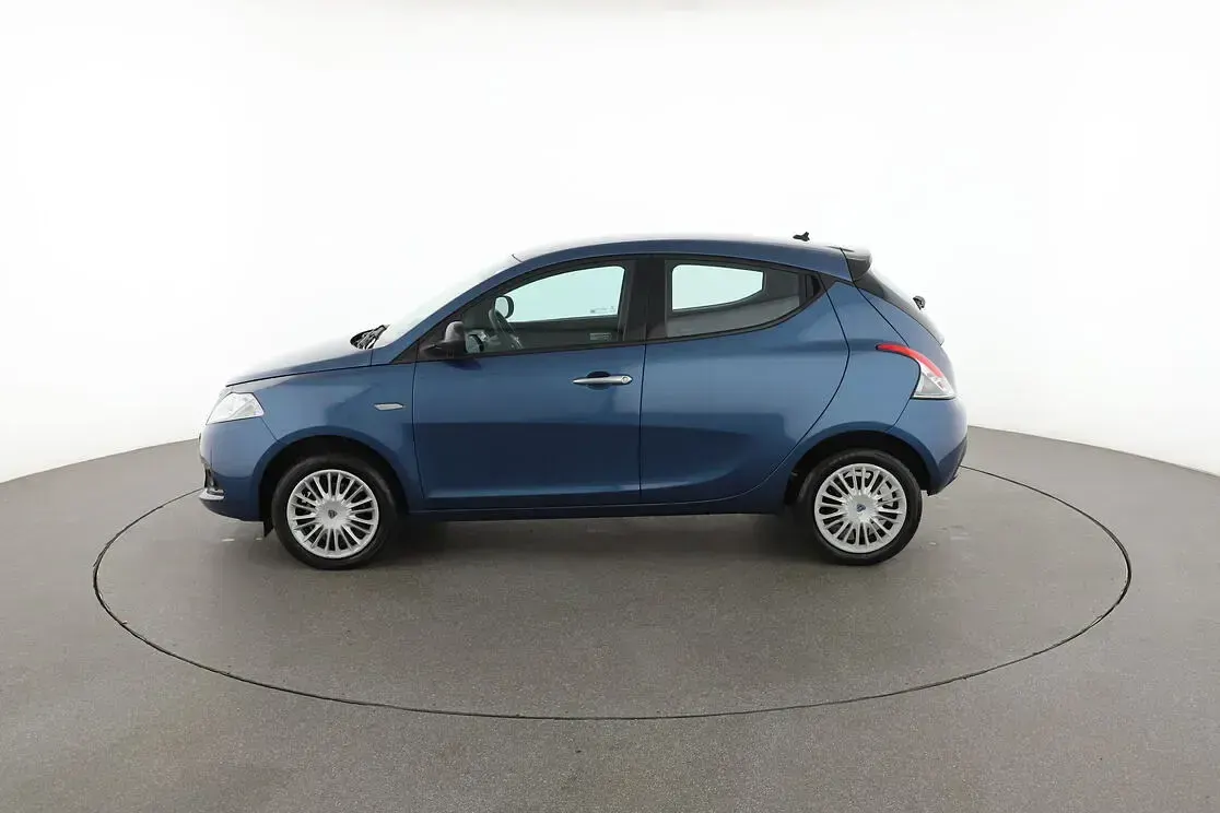 Usata Lancia Ypsilon S 70 CV (51 kW) 2024 Blu Utilitaria