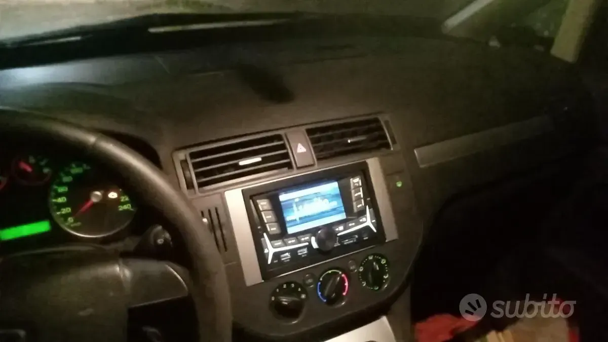 Usata Ford C-MAX 100 CV (73 kW) 2010 Grigio Monovolume