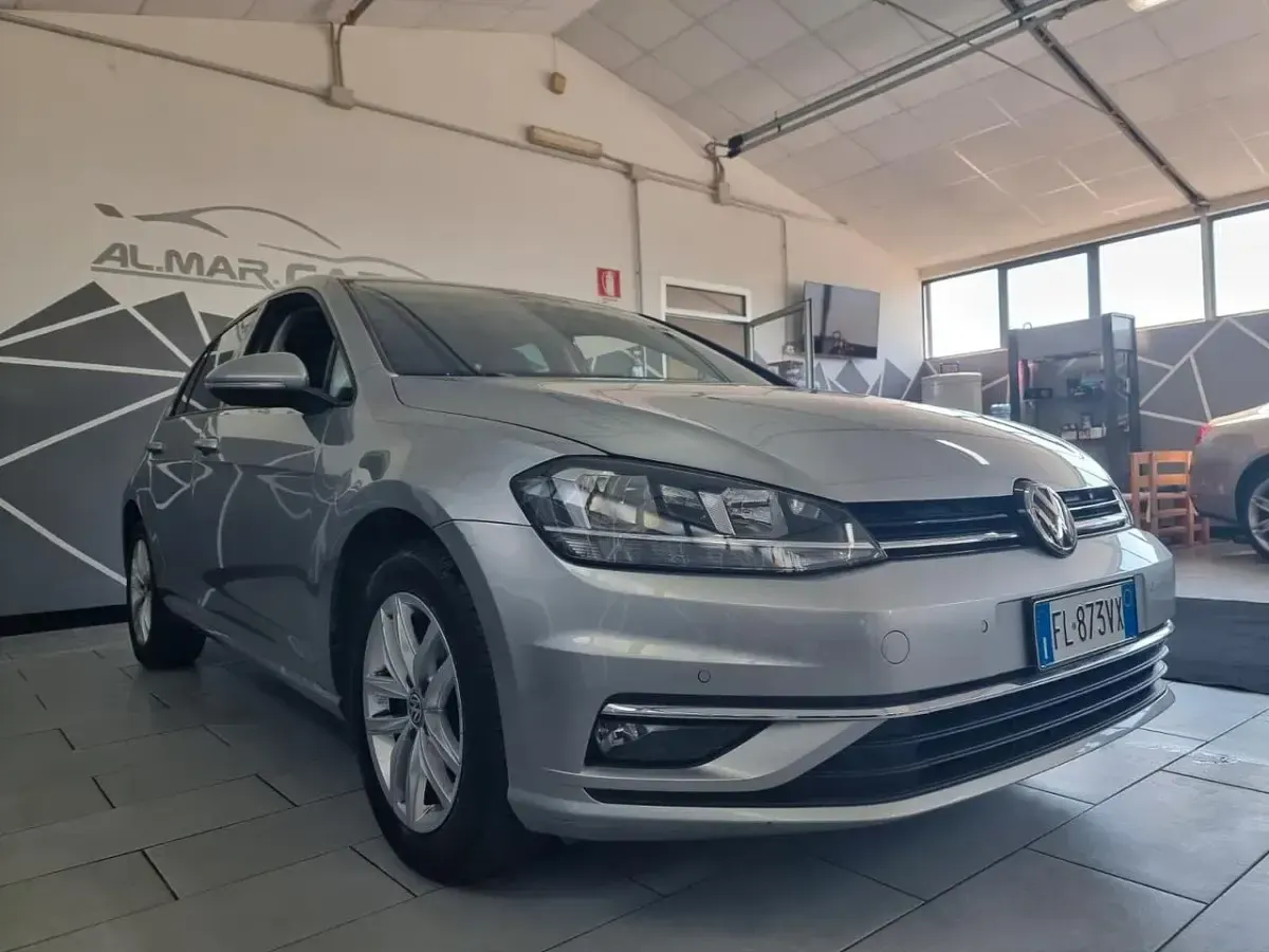 Usata VW Golf VII Highline 116 CV (85 kW) 2017 Argento Berlina