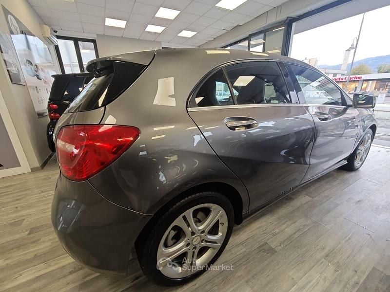 Usata Mercedes A180 Edition 90 CV (66 kW) 2015 Grigio Berlina