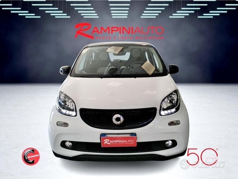 Usata Smart ForFour 71 CV (52 kW) 2016 Bianco Utilitaria