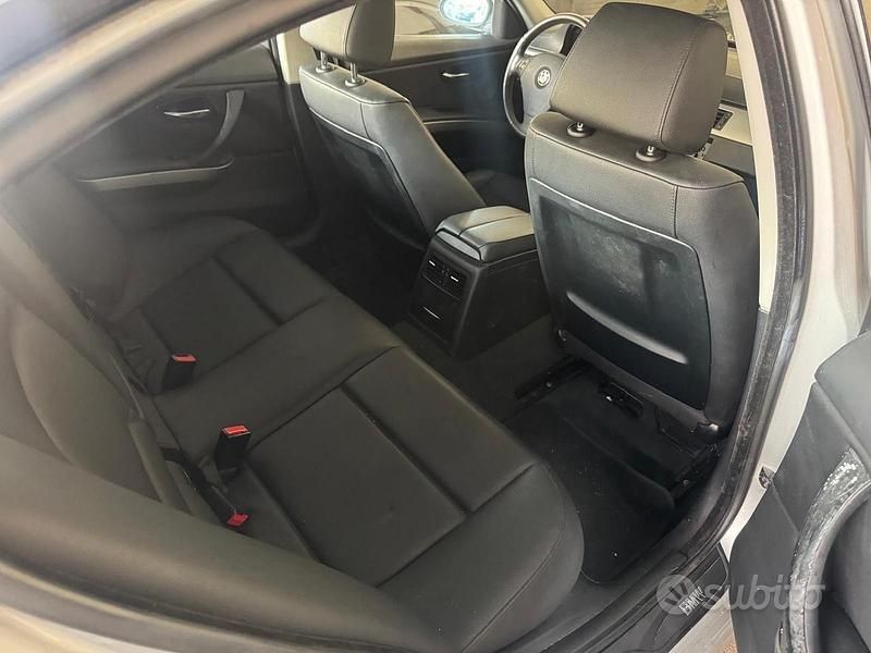 Usata BMW 318 143 CV (105 kW) 2008 Grigio Berlina