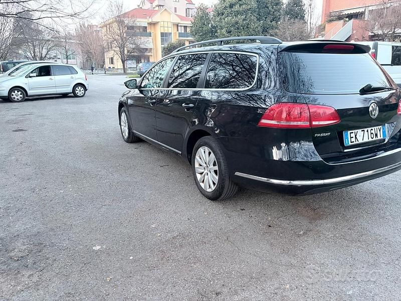 Usata VW Passat 150 CV (110 kW) 2011 Nero Station wagon